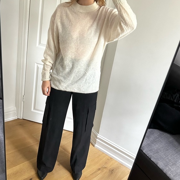 Wilfred by Aritzia sweater. - Picture 2 of 3